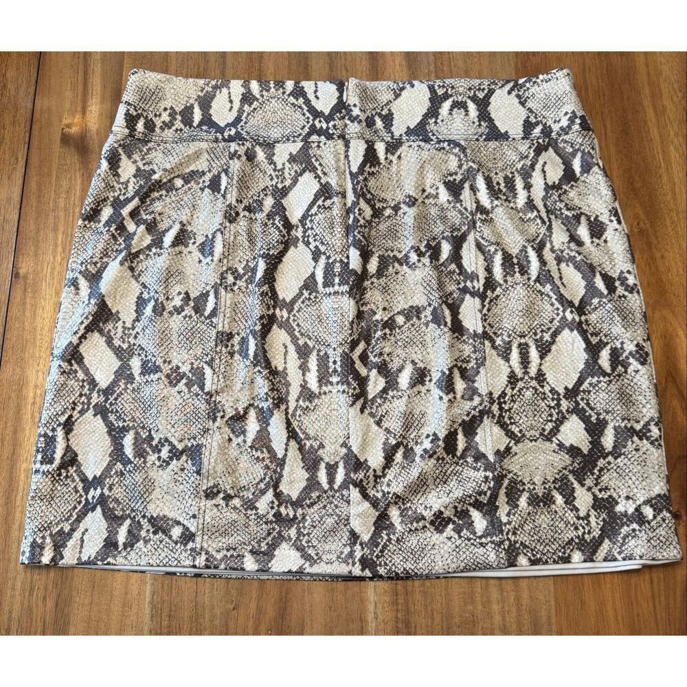 Chicos Liquid Snake Print  Women's Size 3 / XL Stretch Lined Edgy Career Skirt - Picture 3 of 7
